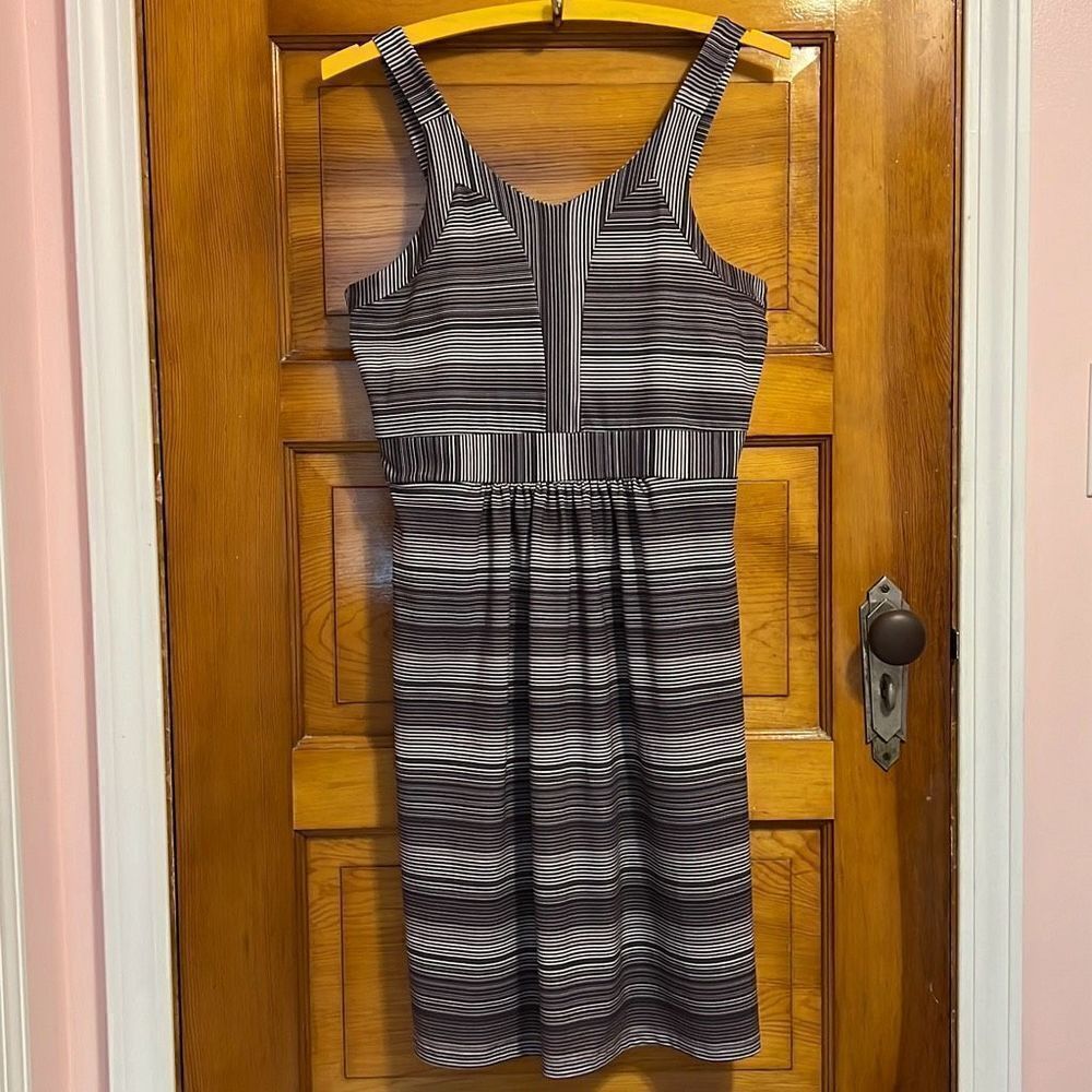 Tehama Activewear Built In Bra Grey Striped Dress Women’s Medium
